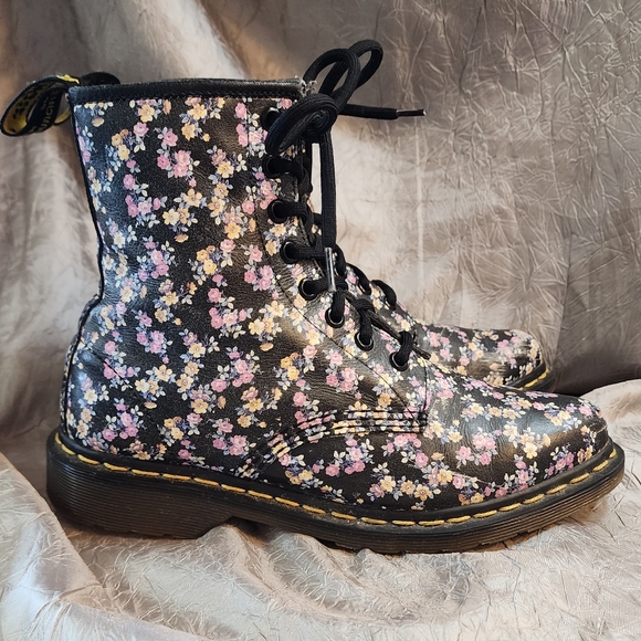 DR. MARTENS VINTAGE POINTED TOE BOOTS SZ 7 - Picture 15 of 15